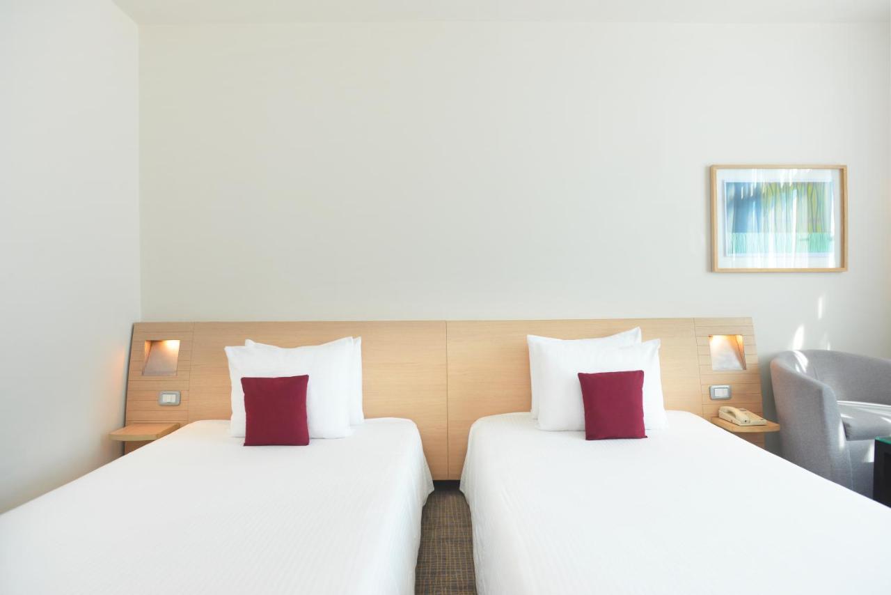 Novotel Pau Pyrenees Лескар Экстерьер фото