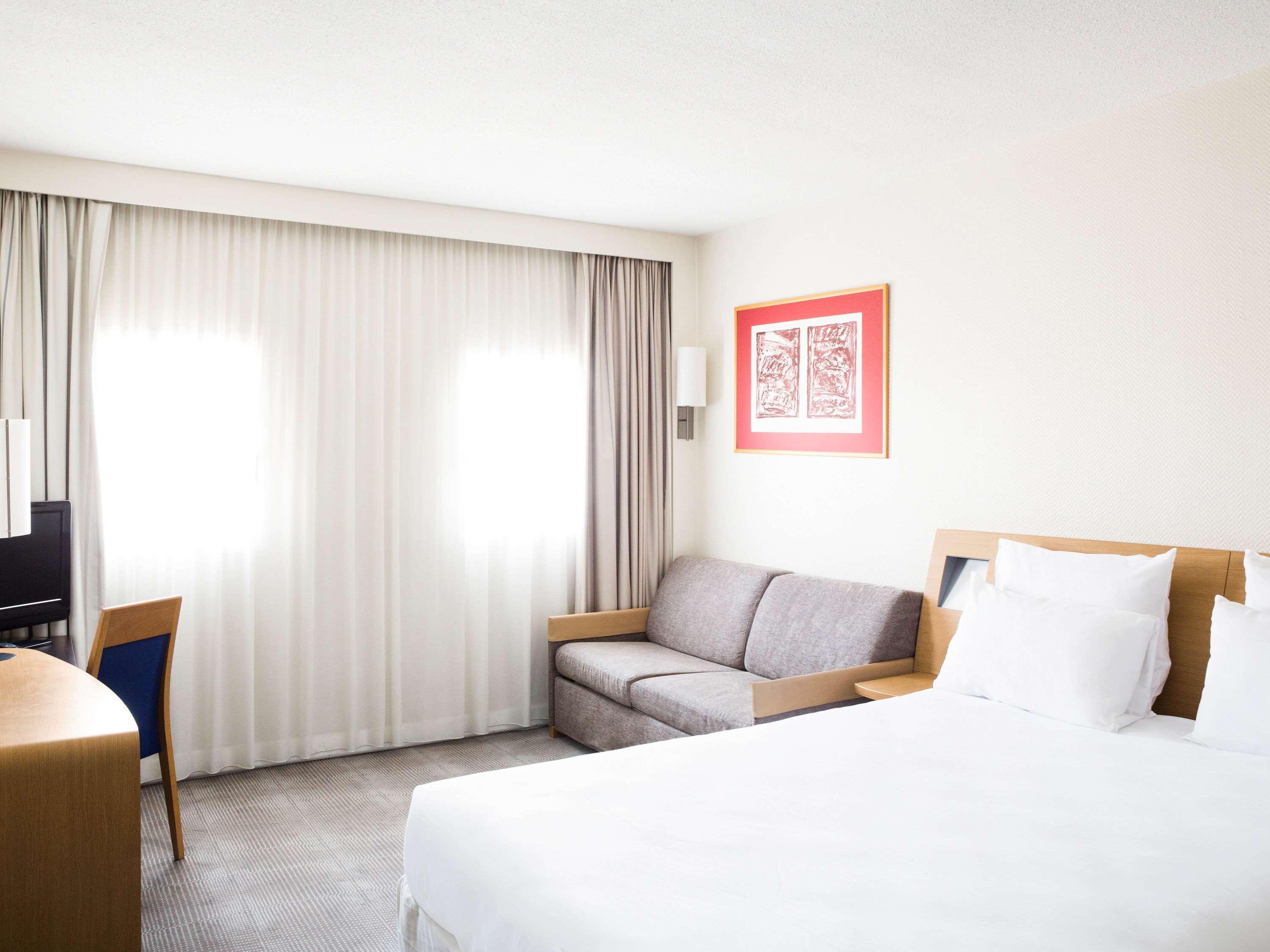 Novotel Pau Pyrenees Лескар Экстерьер фото