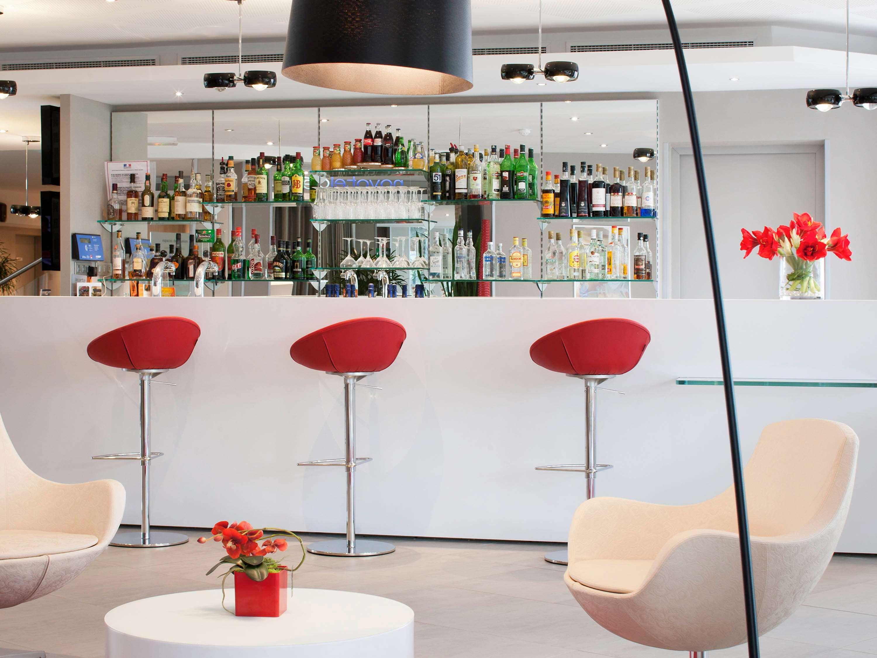 Novotel Pau Pyrenees Лескар Экстерьер фото