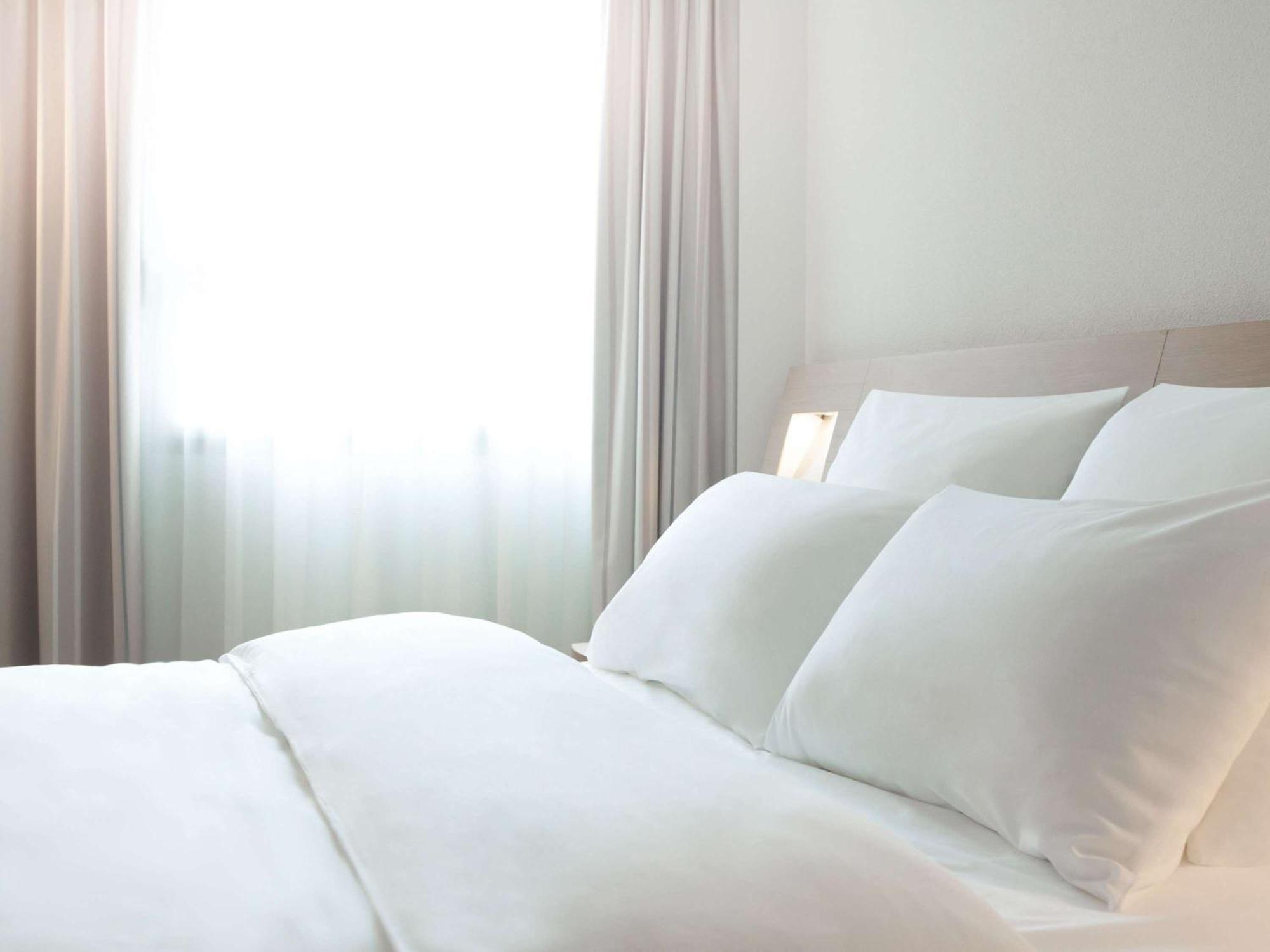 Novotel Pau Pyrenees Лескар Экстерьер фото