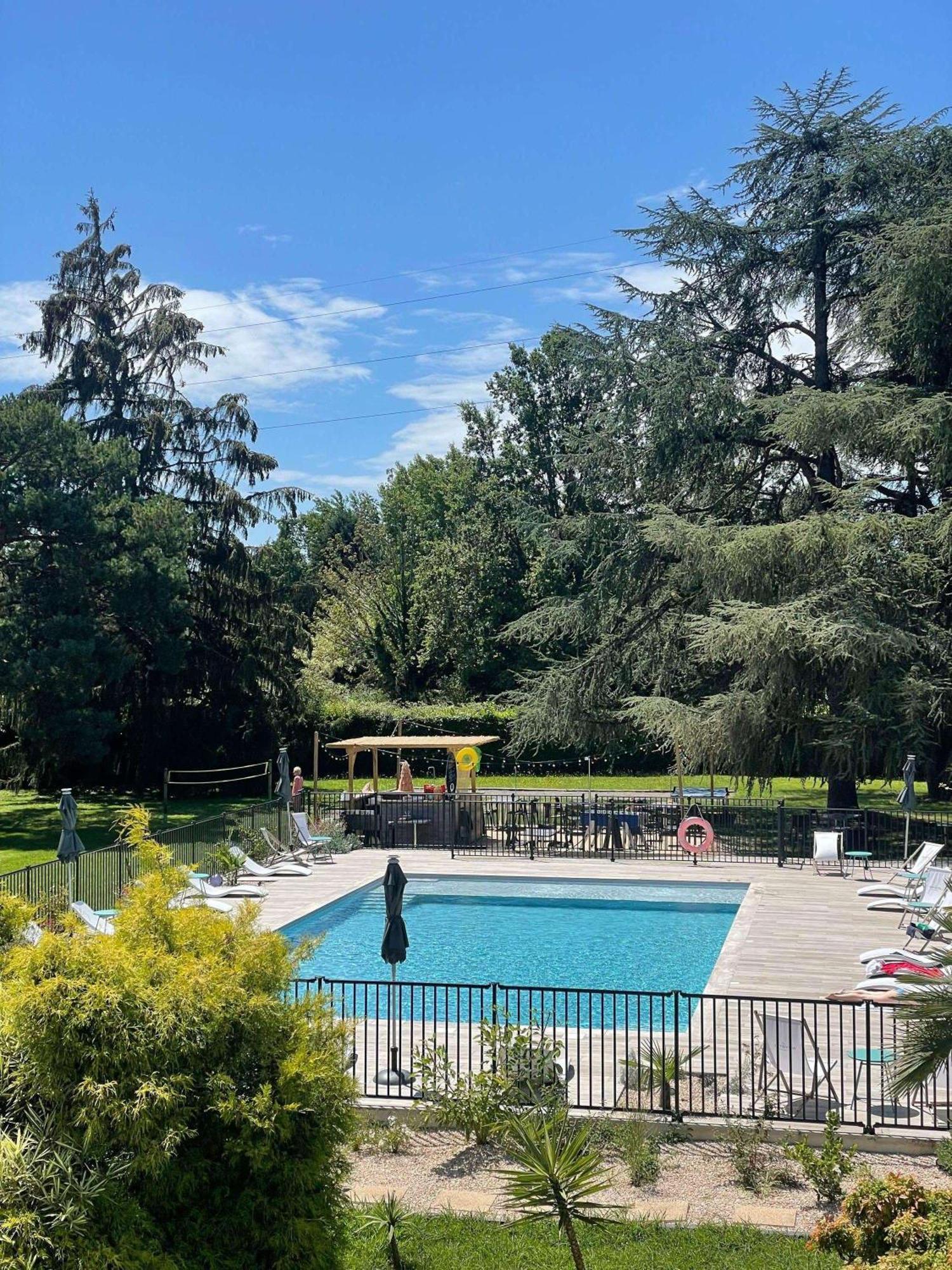 Novotel Pau Pyrenees Лескар Экстерьер фото