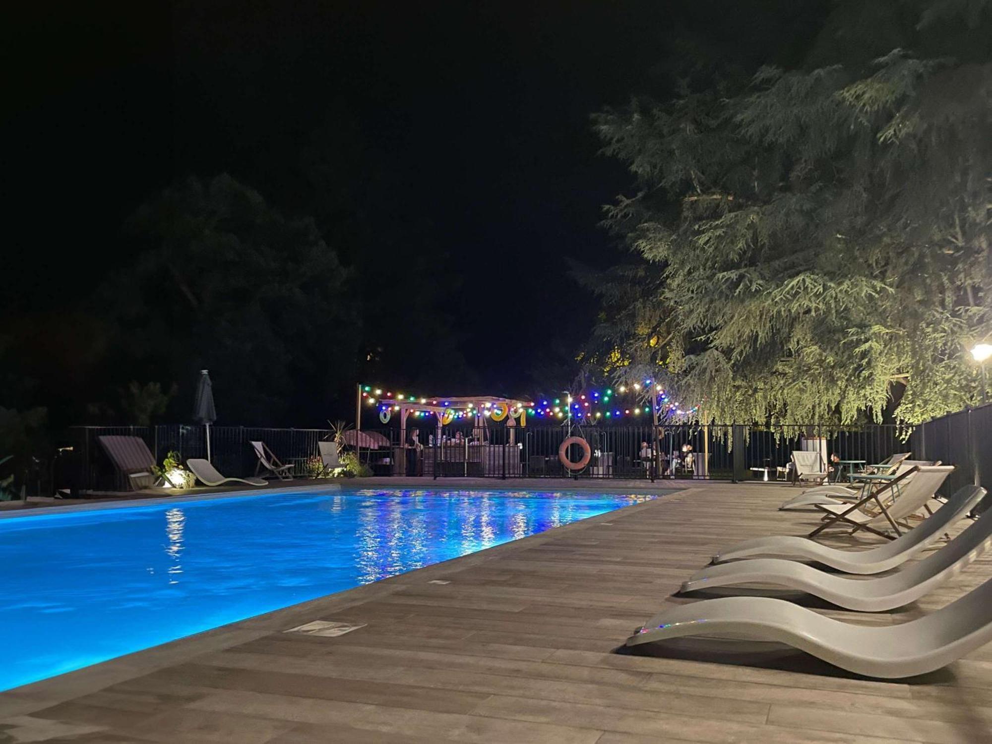 Novotel Pau Pyrenees Лескар Экстерьер фото