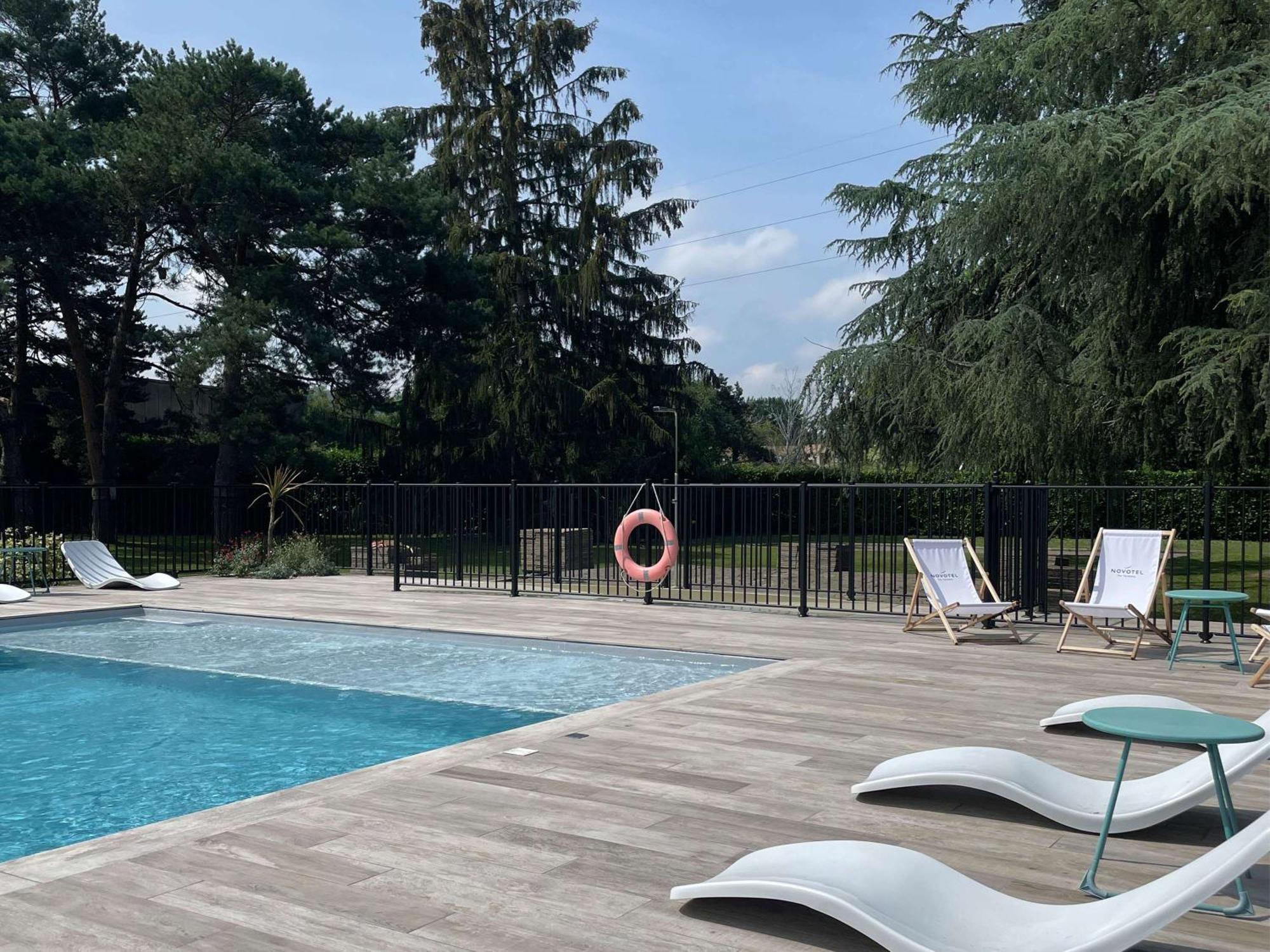Novotel Pau Pyrenees Лескар Экстерьер фото
