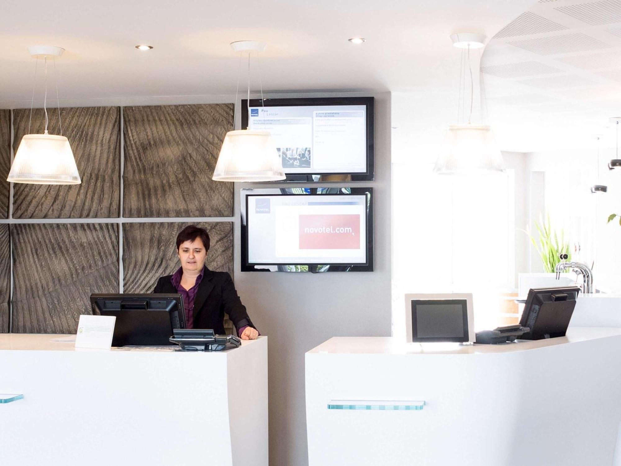 Novotel Pau Pyrenees Лескар Экстерьер фото