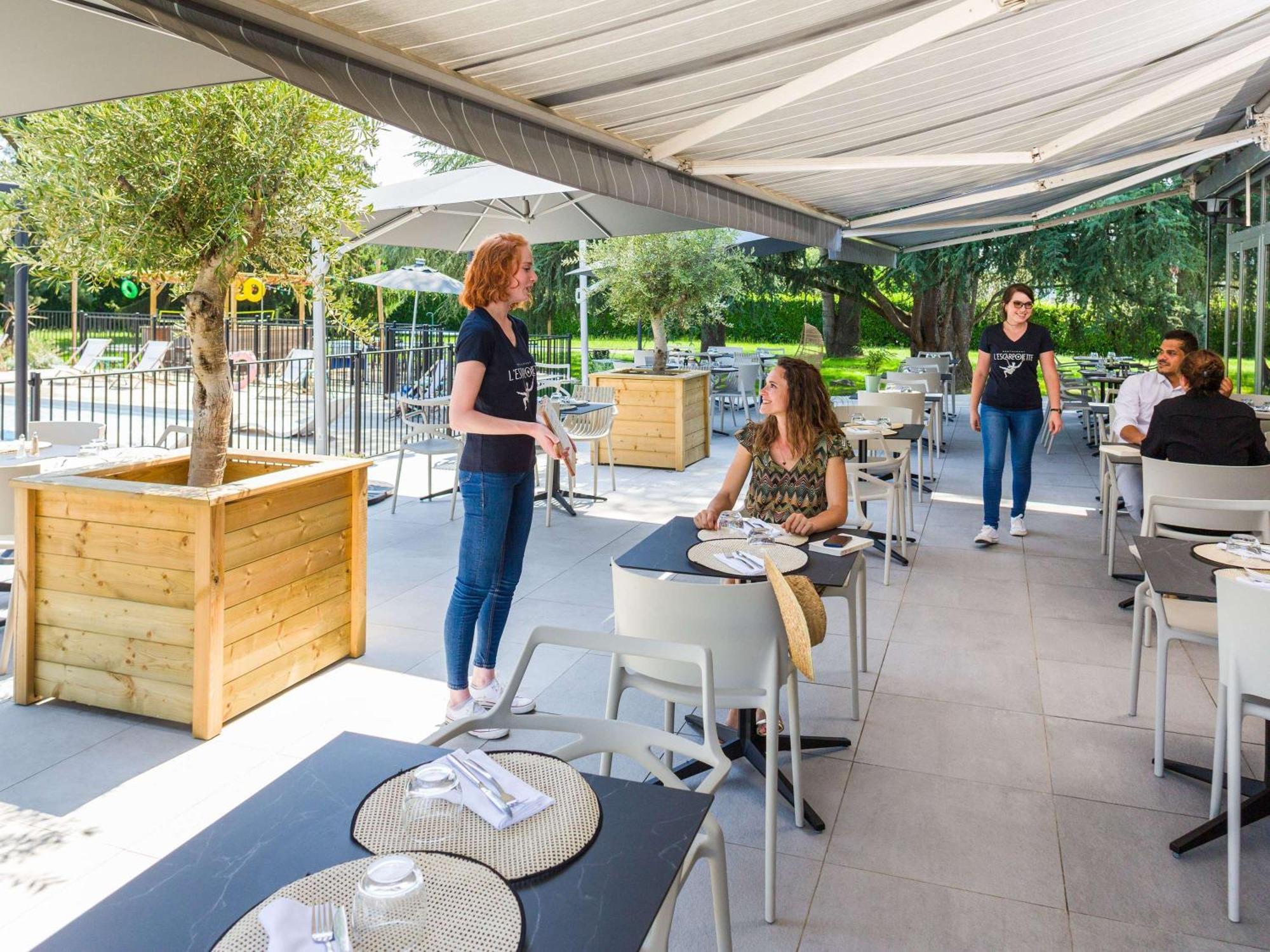 Novotel Pau Pyrenees Лескар Экстерьер фото