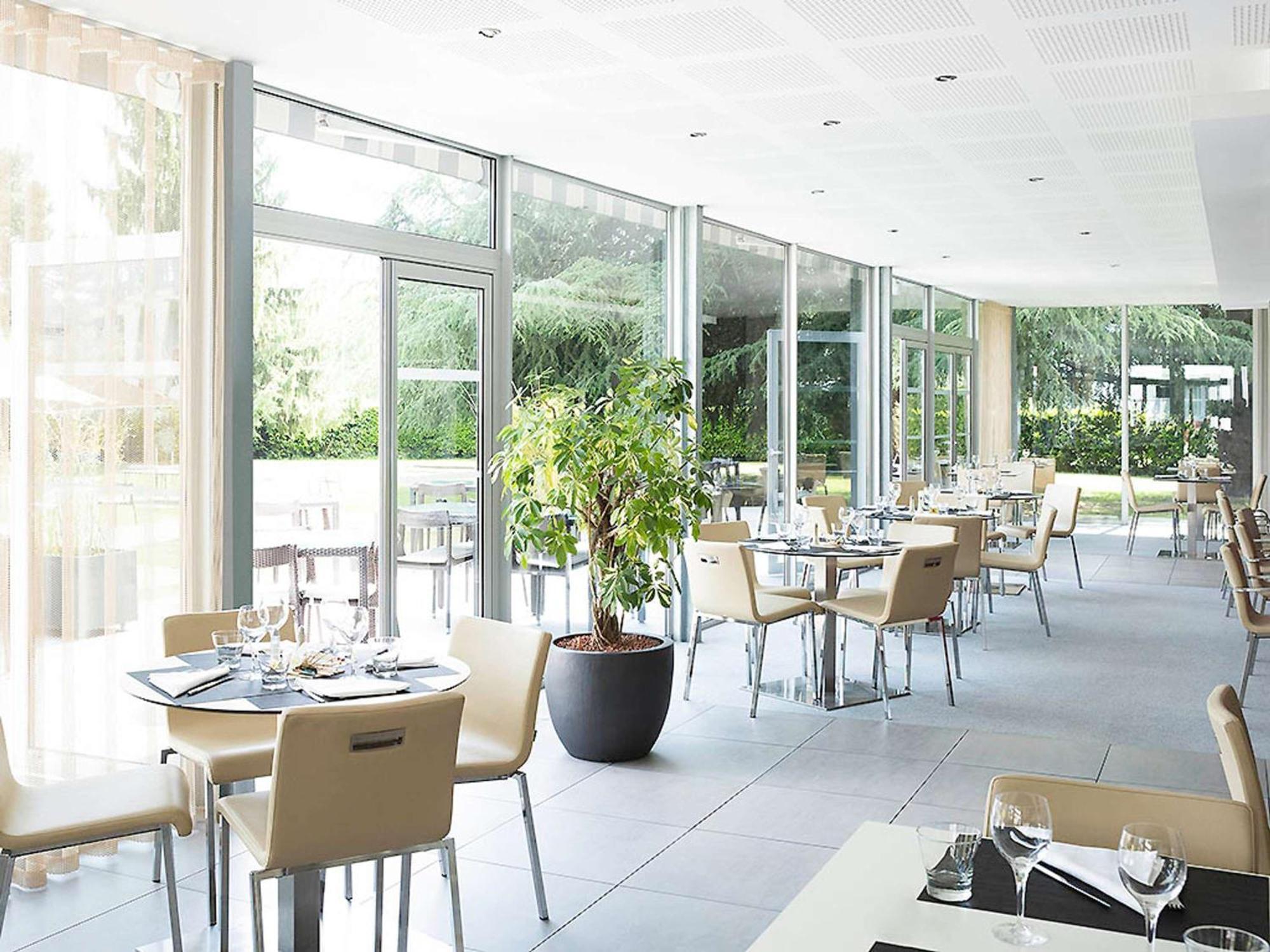 Novotel Pau Pyrenees Лескар Экстерьер фото