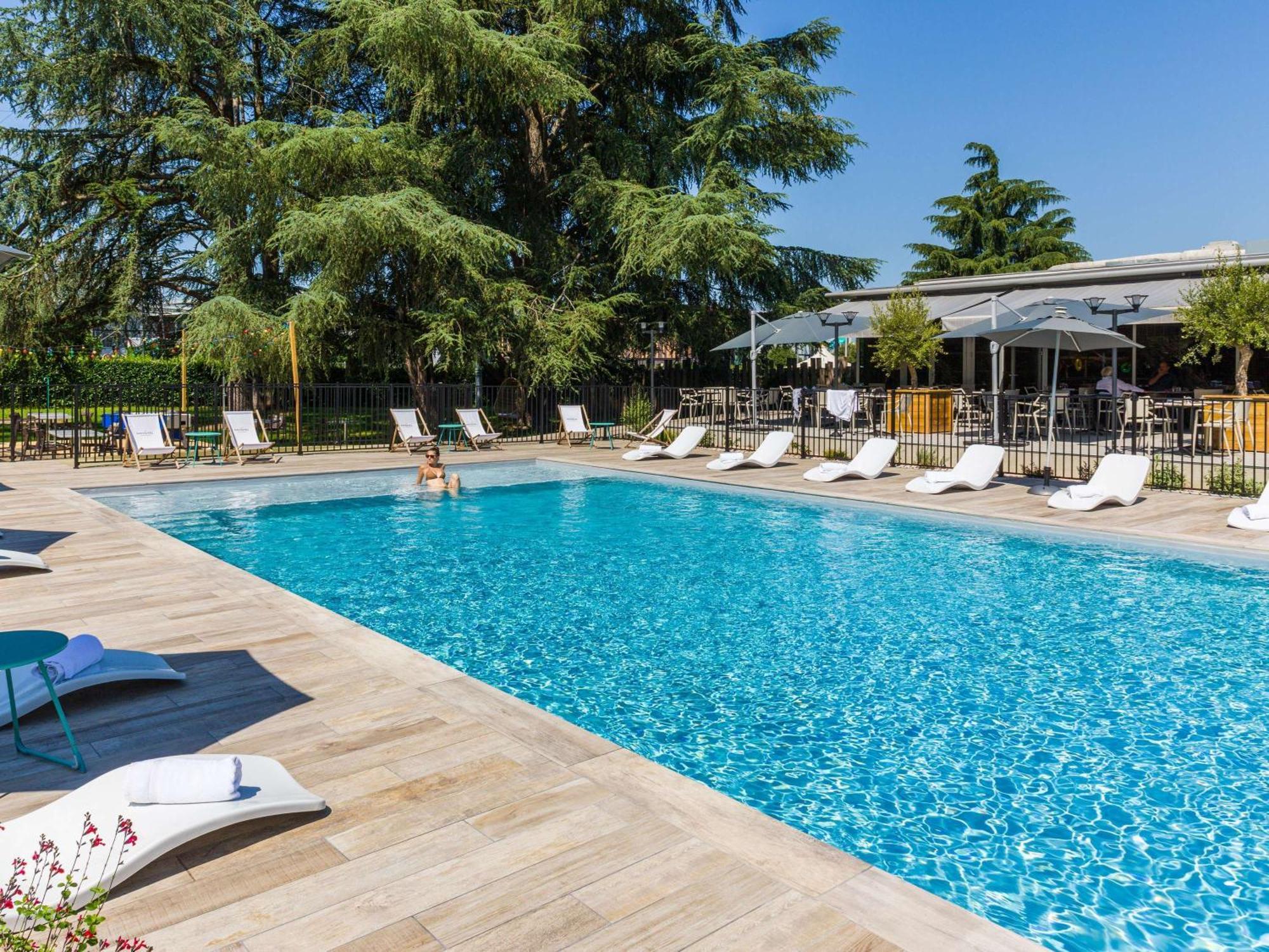 Novotel Pau Pyrenees Лескар Экстерьер фото